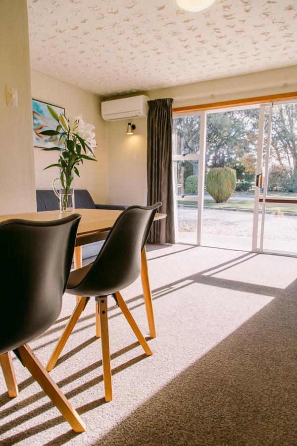 Flaxbourne Motels Ward エクステリア 写真