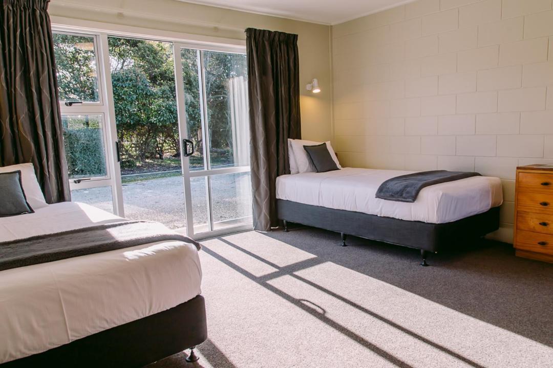 Flaxbourne Motels Ward エクステリア 写真