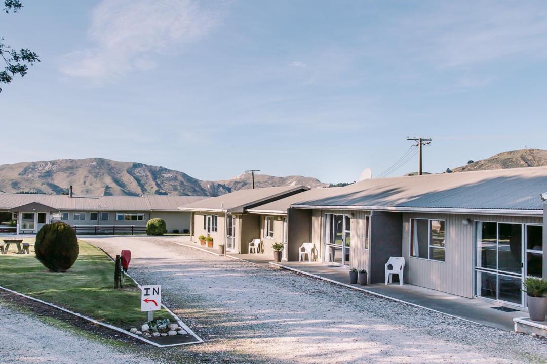 Flaxbourne Motels Ward エクステリア 写真